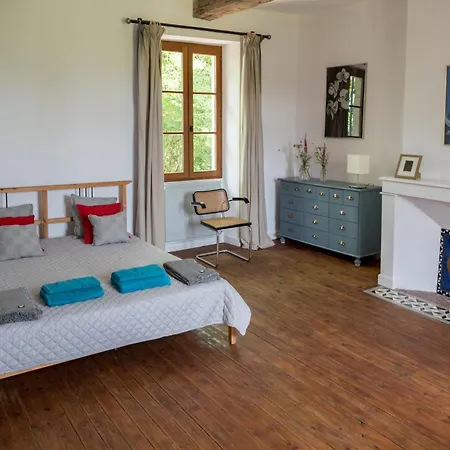 Charming La Maison Des Artistes Pres Bergerac *